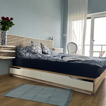 Blue Marina Apartment *