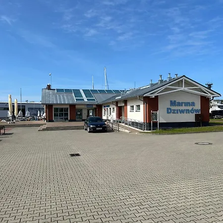 Blue Marina Apartment *